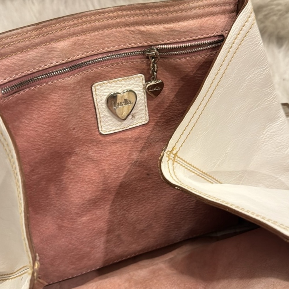 Large white Luella leather tote bag w horse apple heart bag charms circa 2000's - Picture 8 of 9